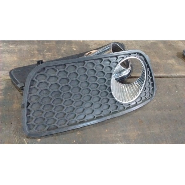 Grade Direita Milha Palio Siena 04 05 06 07 C/ Furo Preto Direito