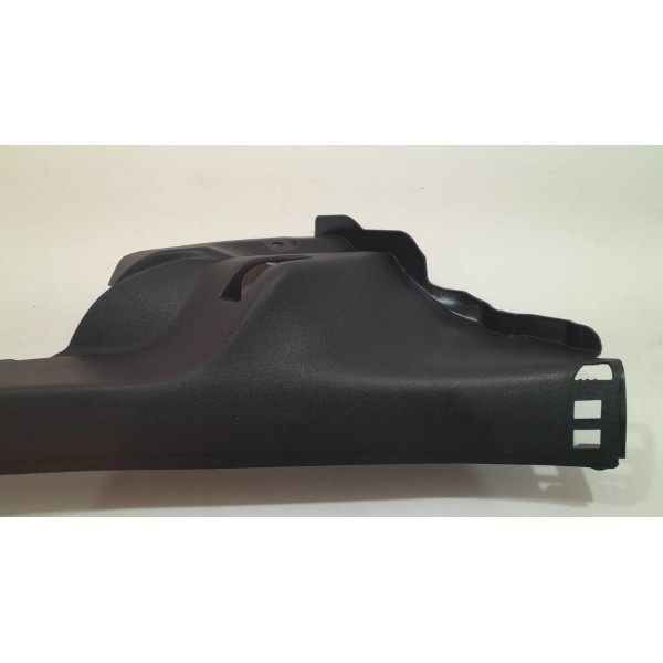 Moldura Coluna Tras Dir Chevrolet Onix 15 Original 52046610