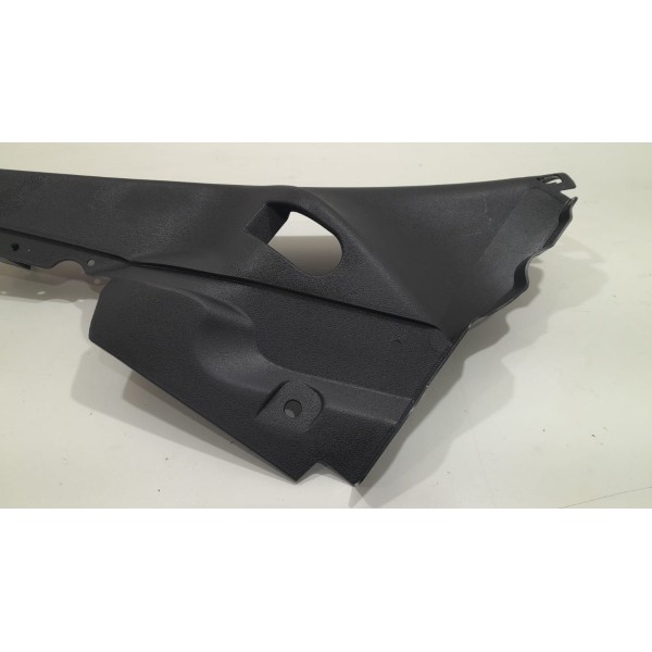 Moldura Coluna Tras Esq Chevrolet Onix 15 Original 52046609