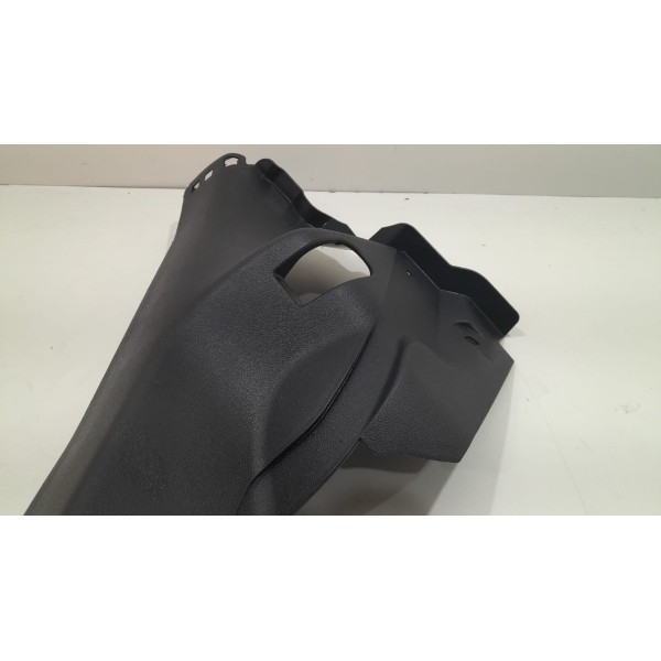 Moldura Coluna Tras Esq Chevrolet Onix 15 Original 52046609