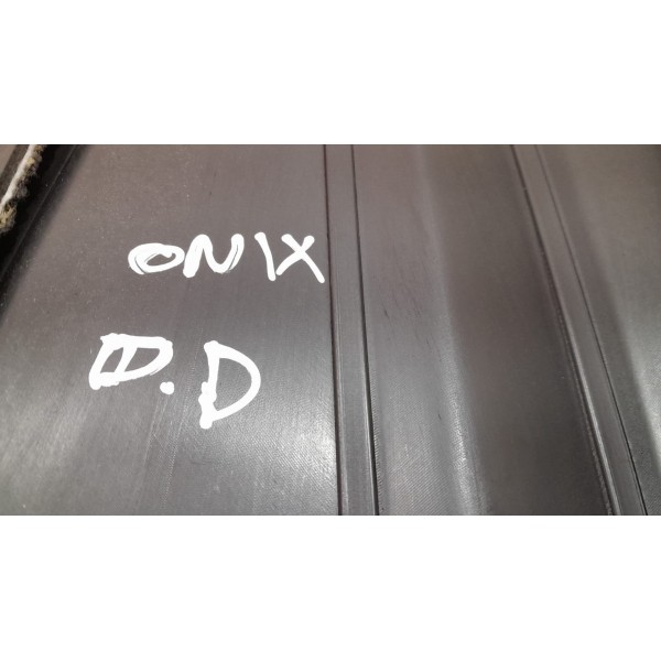 Forro De Porta Dianteira Direita Chevrolet Onix 2013