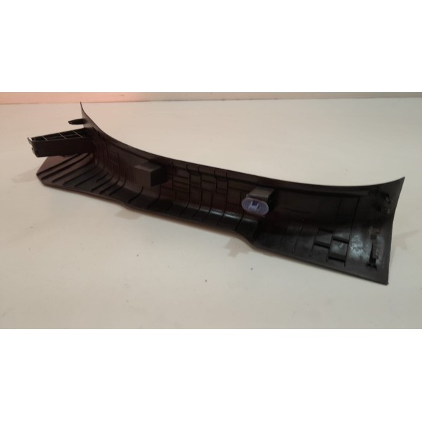 Moldura Soleira Traseiro Direito Gm Cobalt 11/15   52021421