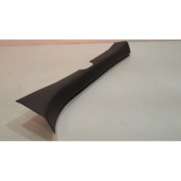 Soleira Da Porta Dianteira Esquerda Gm Cobalt 2011 A 2015