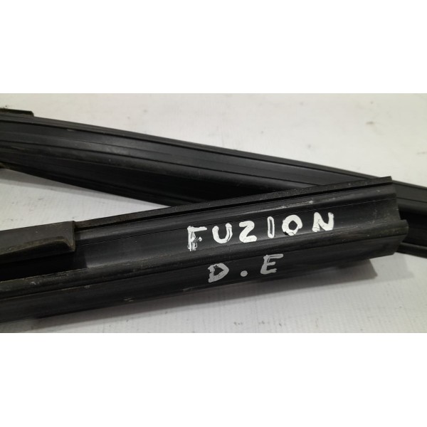 Borracha Vidro Porta Dianteira Esquerda Ford Fusion Sel 2007