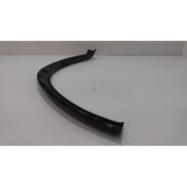 Moldura Paralama Dianteiro Direito Gm Corsa  93218224