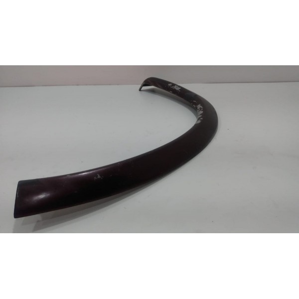 Moldura Paralama Dianteiro Direito Gm Corsa  93218224