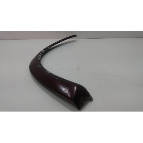 Moldura Paralama Dianteiro Direito Gm Corsa  93218224