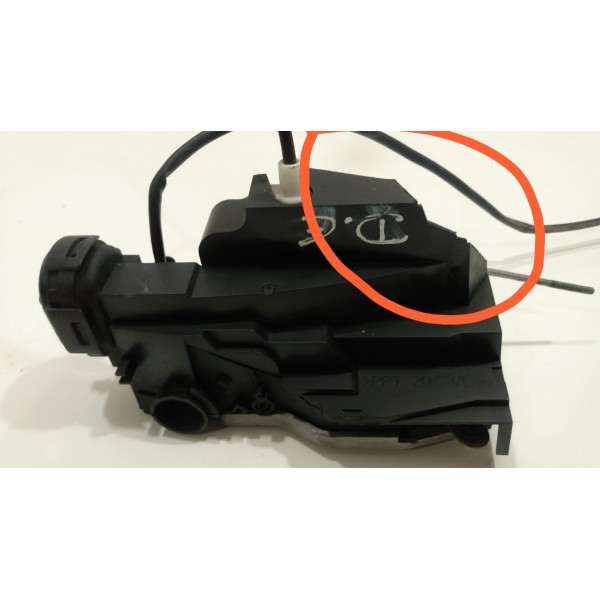 Fechadura Porta Classea 1999/2005 Dianteira Direita Detalhe