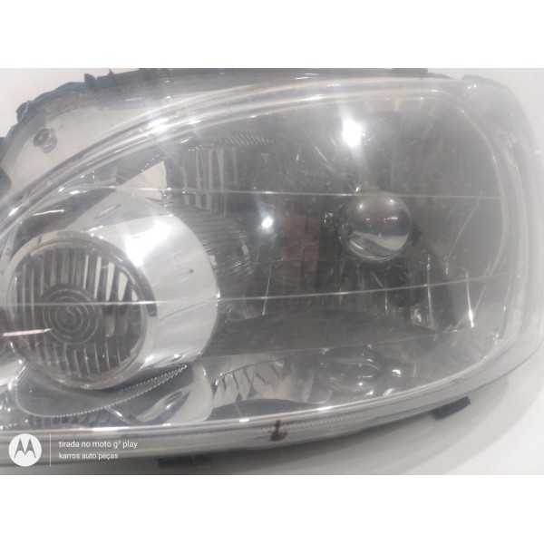 Corsa Classic2010 Esquerdo Detalhe Na Lente Aranhados Esquerdo