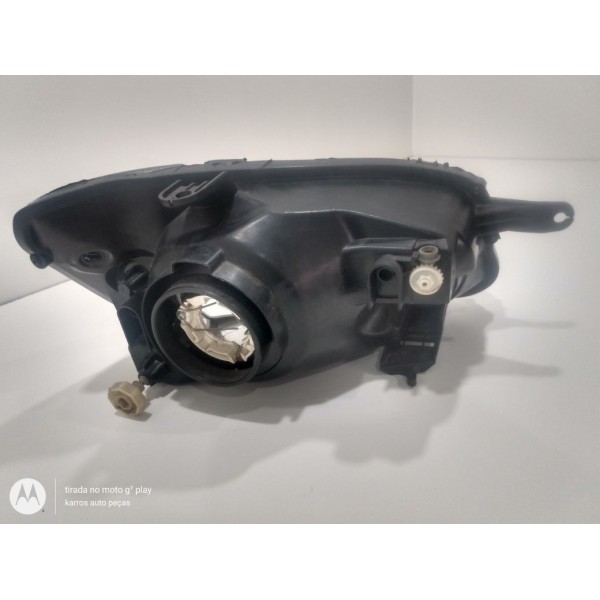 Corsa Classic2010 Esquerdo Detalhe Na Lente Aranhados Esquerdo