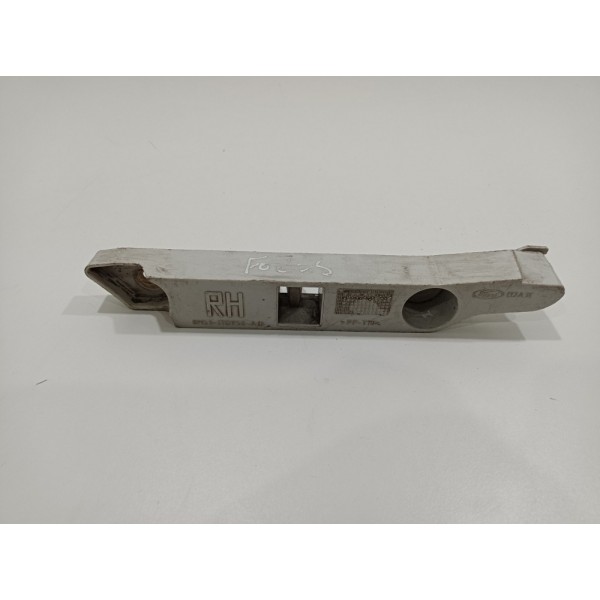 Guia Direito Parachoque Dianteiro Ford Focus 2012