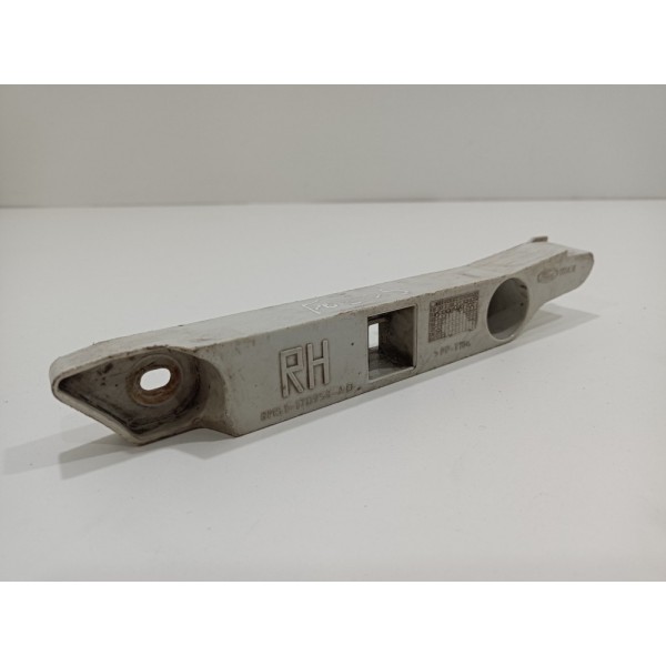 Guia Direito Parachoque Dianteiro Ford Focus 2012