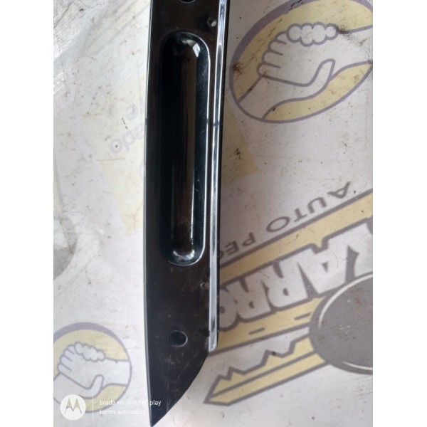 Moldura Porta Malas Luz De Placa Ford Fiesta Hatch 2010-2012