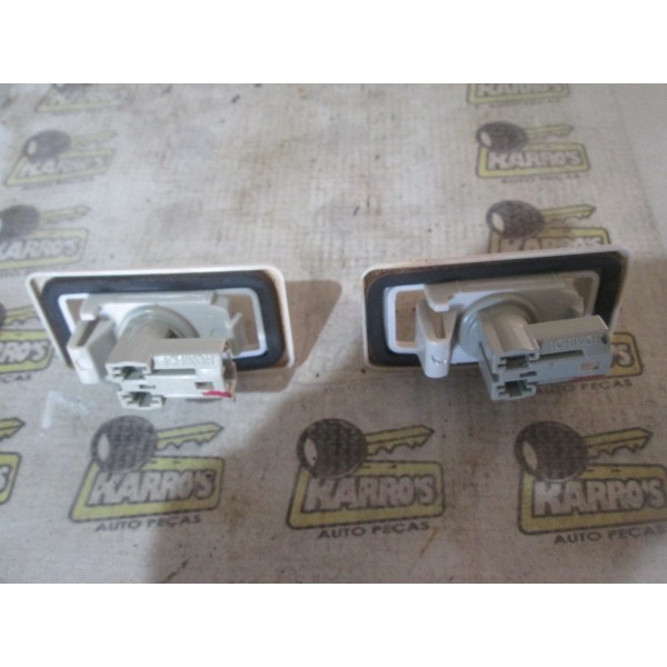 Par Luz Placa Toyota Corolla 03/08 Fielder