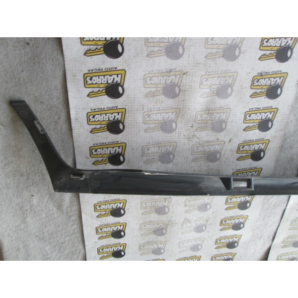 Friso Grade Central Dianteiro Courrier Usado Brilhante