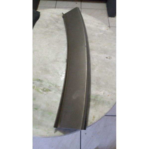 Moldura Para-choque Traseiro Megane Sedan Com Detalhes