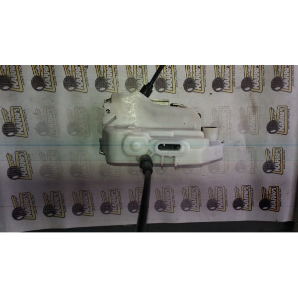 Fechadura Da Porta Dianteira Direita Megane 04 A 12