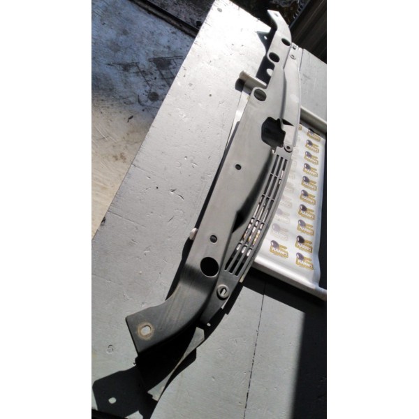 Moldura Superior Parachoque Magentis 2008