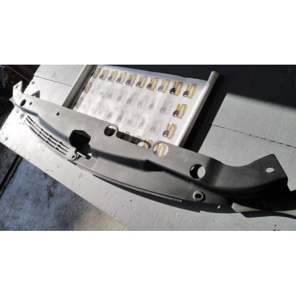 Moldura Superior Parachoque Magentis 2008