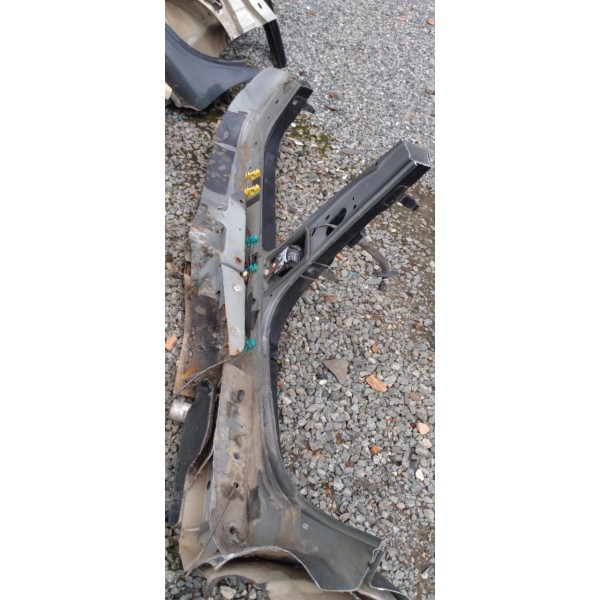 Caixa Ar Soleira Esquerda Coluna  Scenic 99 A 2009