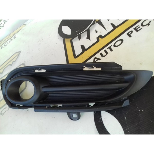 Moldura Do Milha Lado Direito Hrv 2018