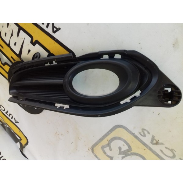 Moldura Do Milha Lado Direito Hrv 2018