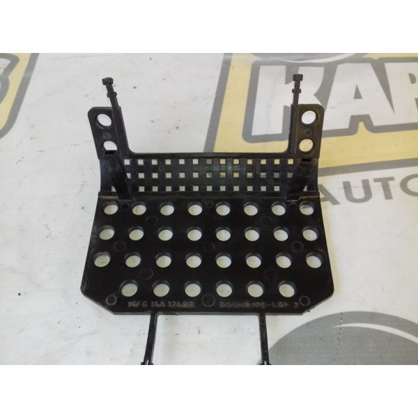 Sorrak-tampa Inferior Caixa De Fusíveis Ford Courier 96 A 12