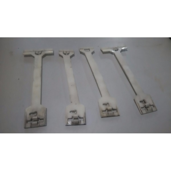 Guia Suporte Friso Porta Traseira Cherokee 96 Unidad