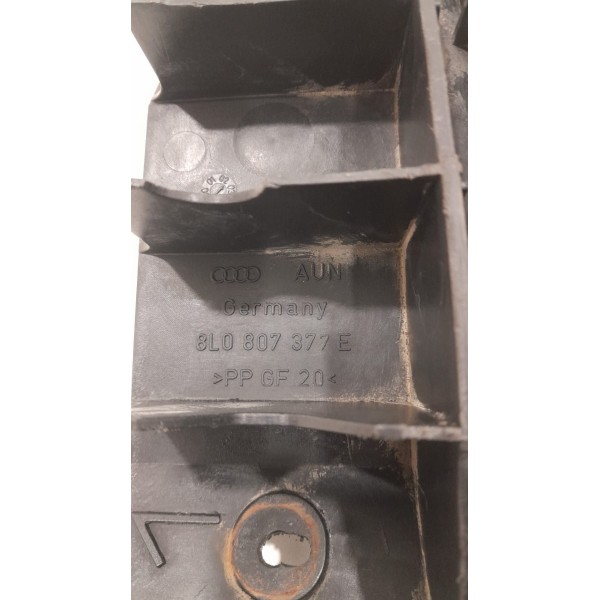 Suporte Lanterna Tras Esq 8l0807377e Vw Audi A3