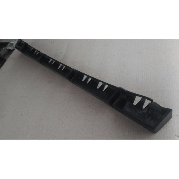 Guia Central Parachoque Traseiro Malibu 25925949