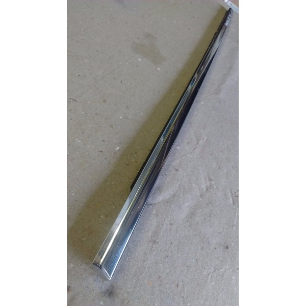 Friso Traseiro Esquerdo Cromado Bmw 325i 03 04 05