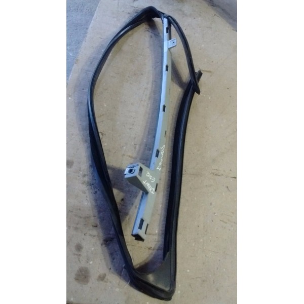 Krros - Canaleta Borracha Porta Malibu Dianteira Esquerda