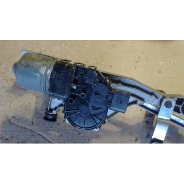 Galhada Com Motor Limpador Parabrisa Focus 09 A 12