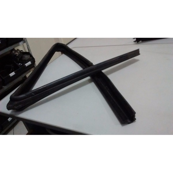 Canaleta Vidro Porta Duster Traseira Esquerda