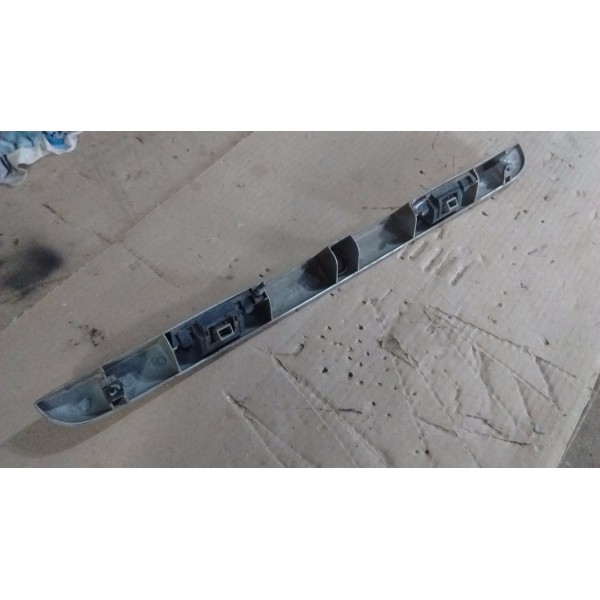 Friso Aplique Tampa Traseira Audi A3 8d9827574