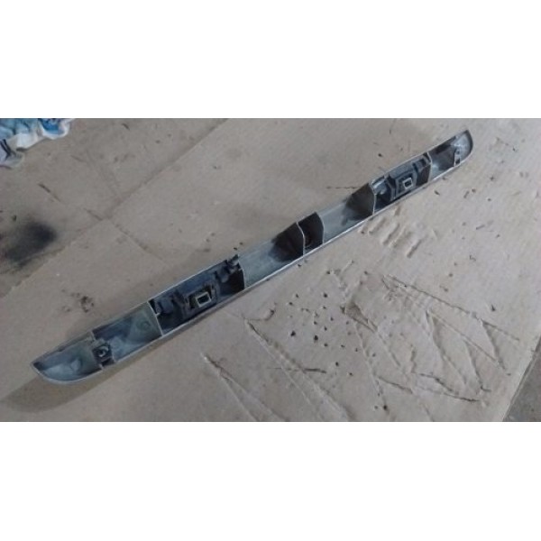 Friso Aplique Tampa Traseira Audi A3 8d9827574