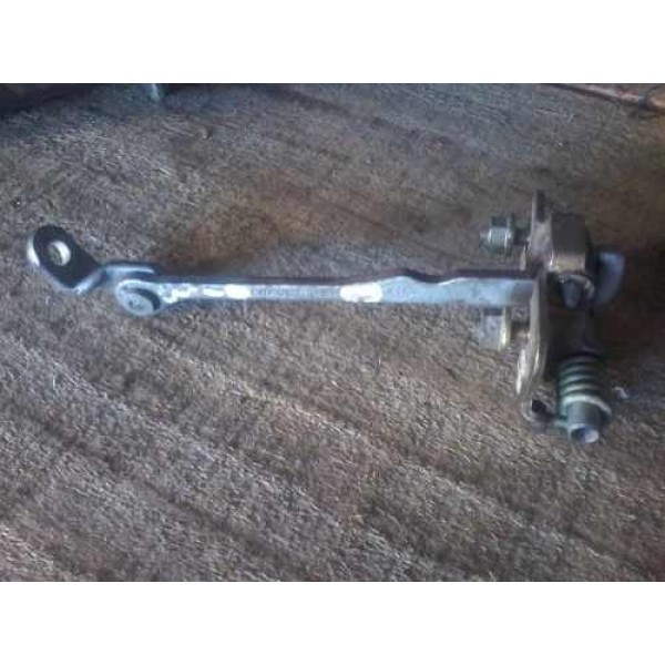 Limitador Porta Traseira Esquerda Renault Clio 99