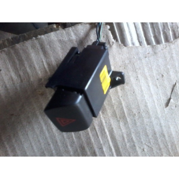 Krros - Botão Pisca Alerta Fiat Bravo 2012 Preto