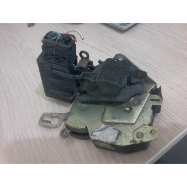 Fechadura Da Porta D/d Bmw 318 Compact 1997